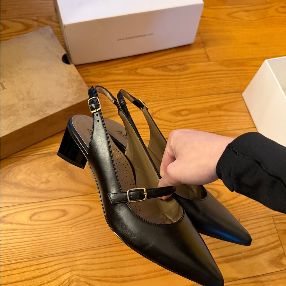 (brand new) Anyi Lu Gigi black pointed heels